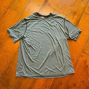Mens Gray Under Armour Heat Gear shirt - XXL